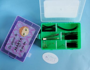 Caja para ganchos personalizable.