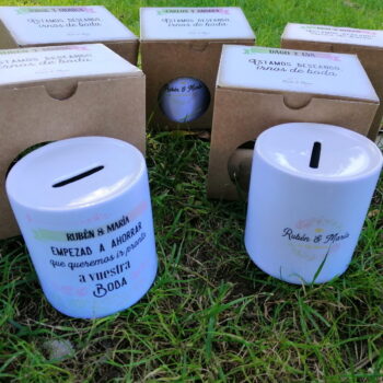 Hucha "estamos deseando irnos de boda"