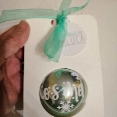 Bola de Navidad verde agua personalizada