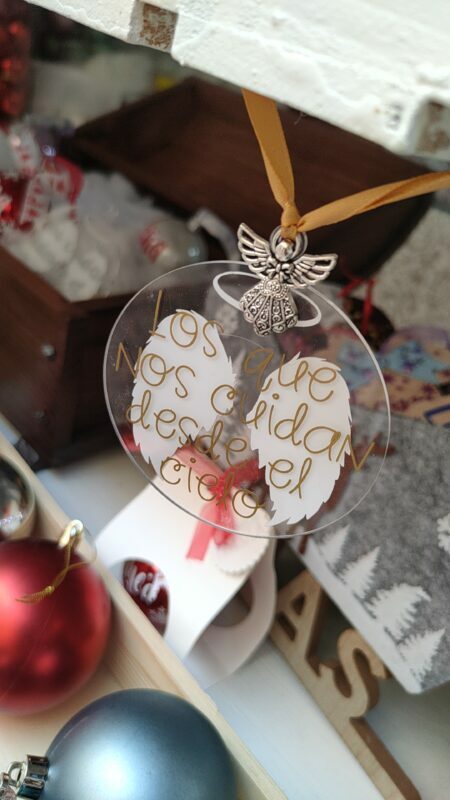 Bola de Navidad metacrilato Los que nos cuidan desde el cielo