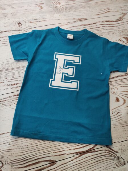 Camiseta color inicial y nombre