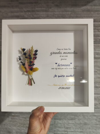 Marco personalizado hermana con flor preservada