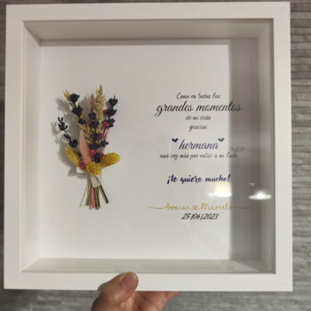 Marco personalizado hermana con flor preservada