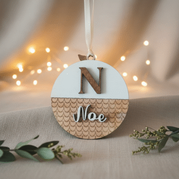 Bola de madera personalizada inicial y nombre