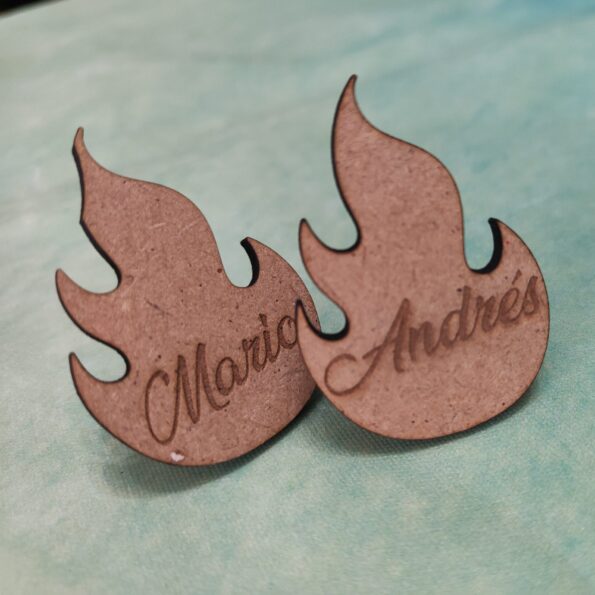 Sujeta pañuelos modelo llama madera personalizado